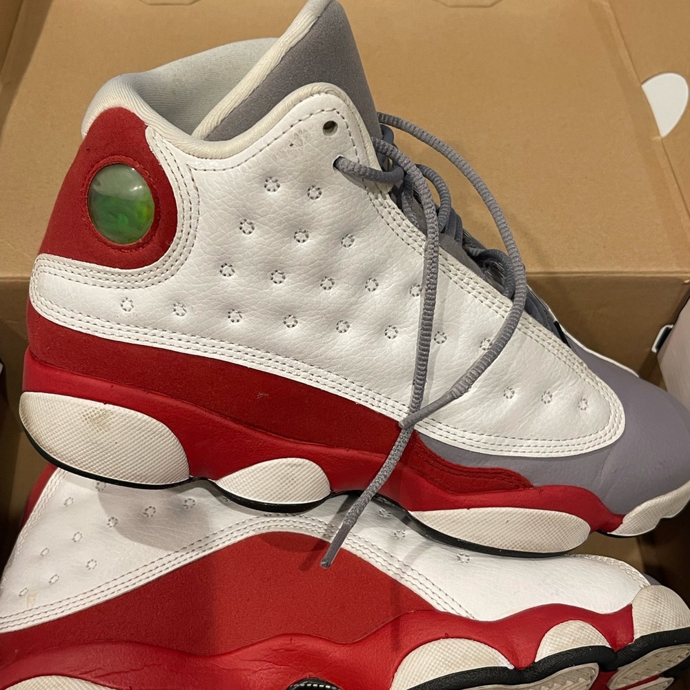 Jordan 13s sneakers size 6Y